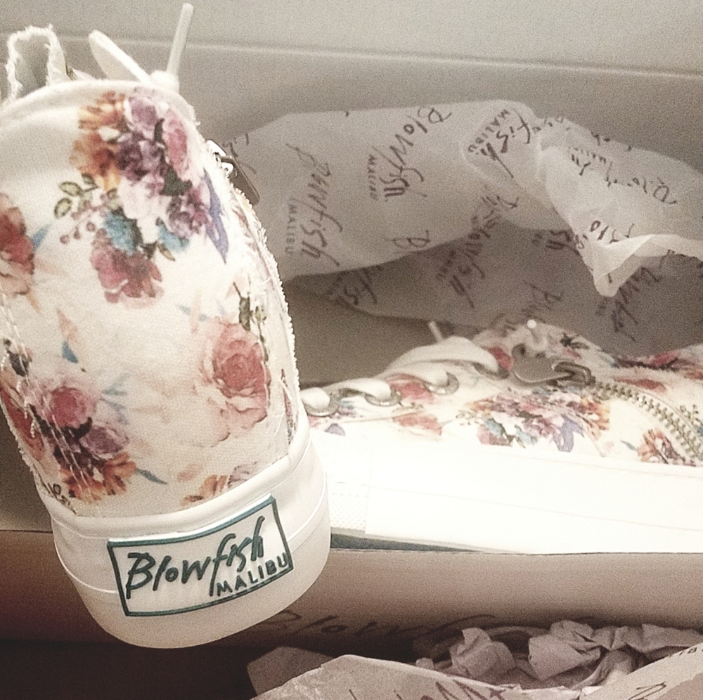 Shoes - Picture 3 of 4